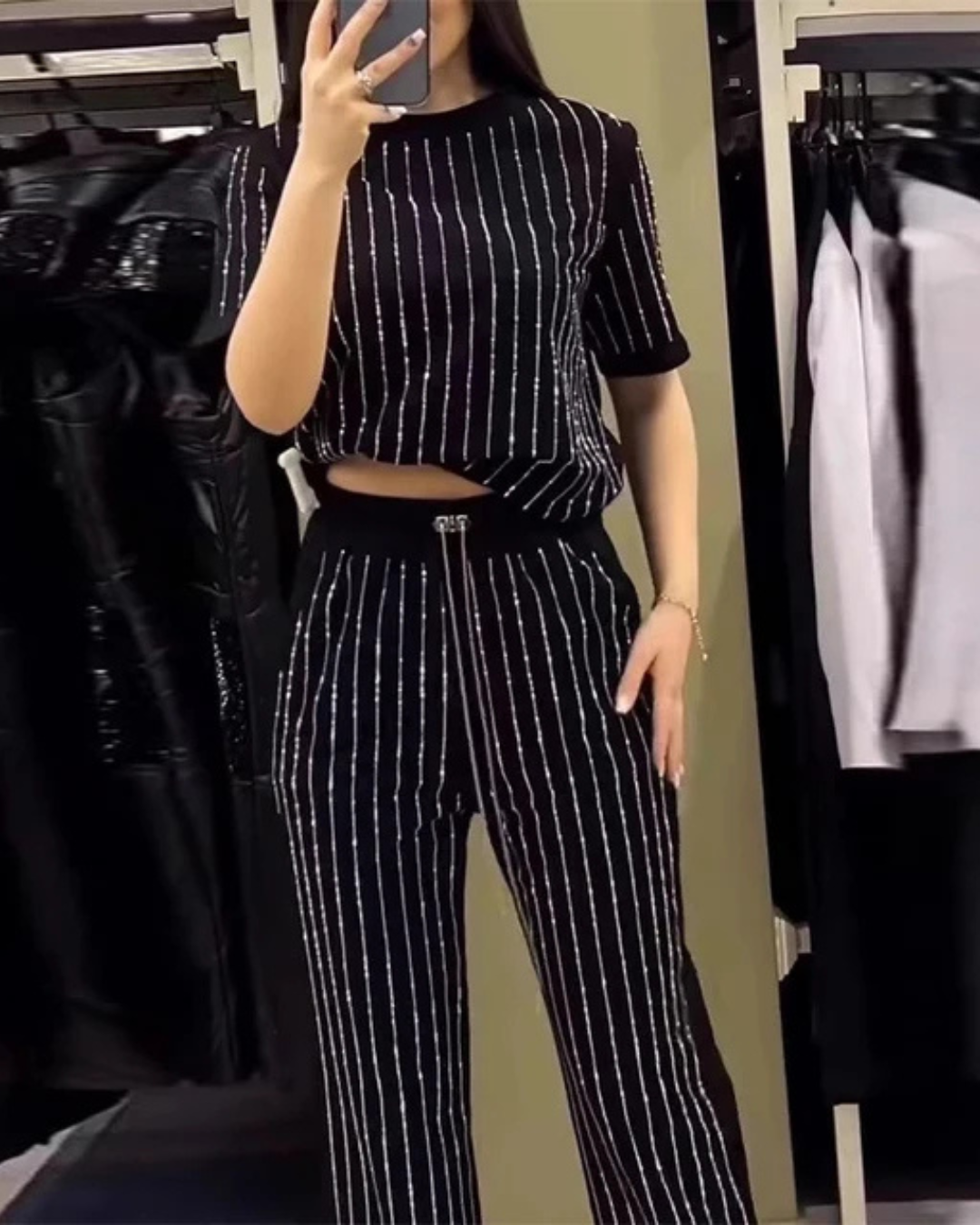 Conjunto Atemporal Con Brillos