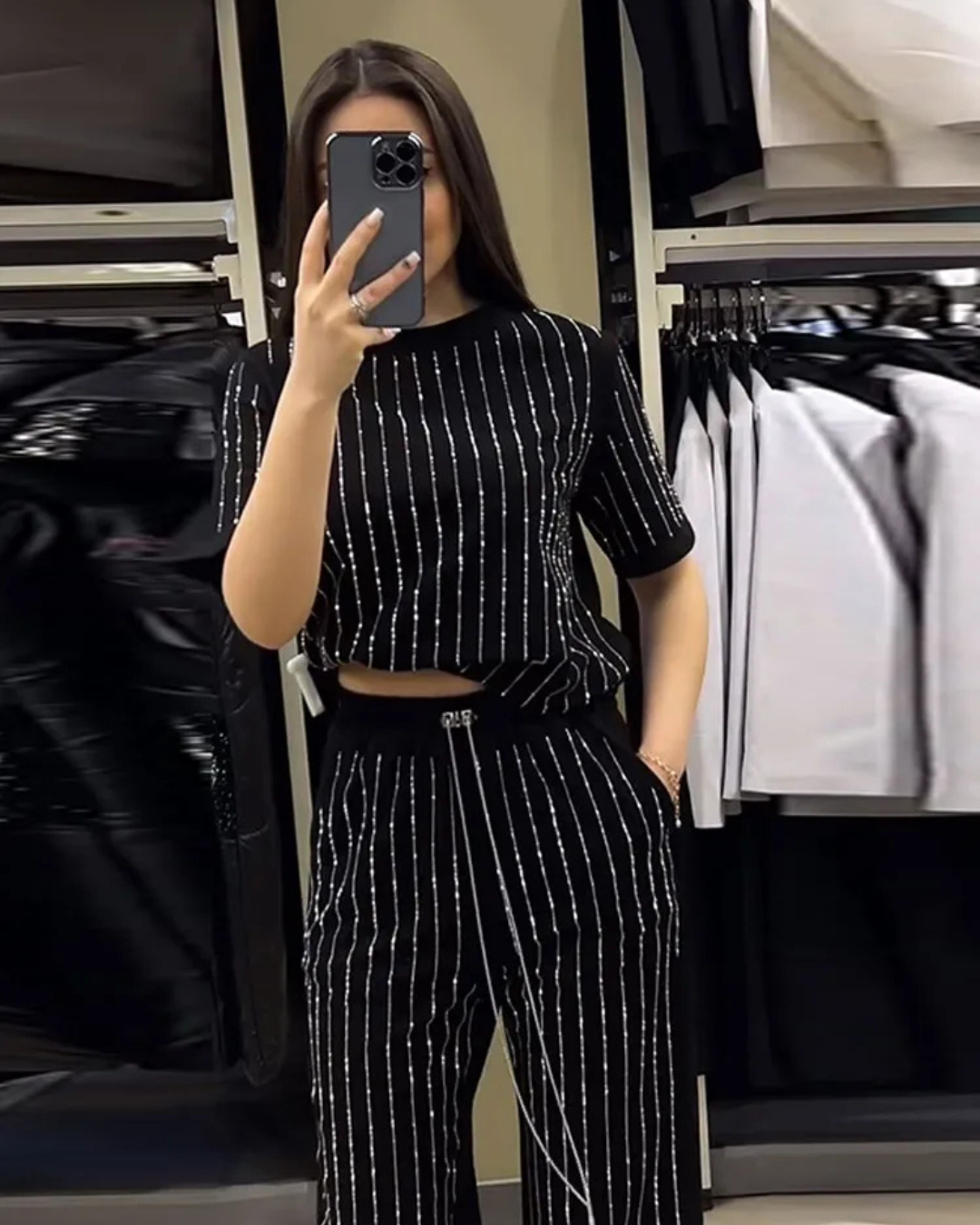 Conjunto Atemporal Con Brillos